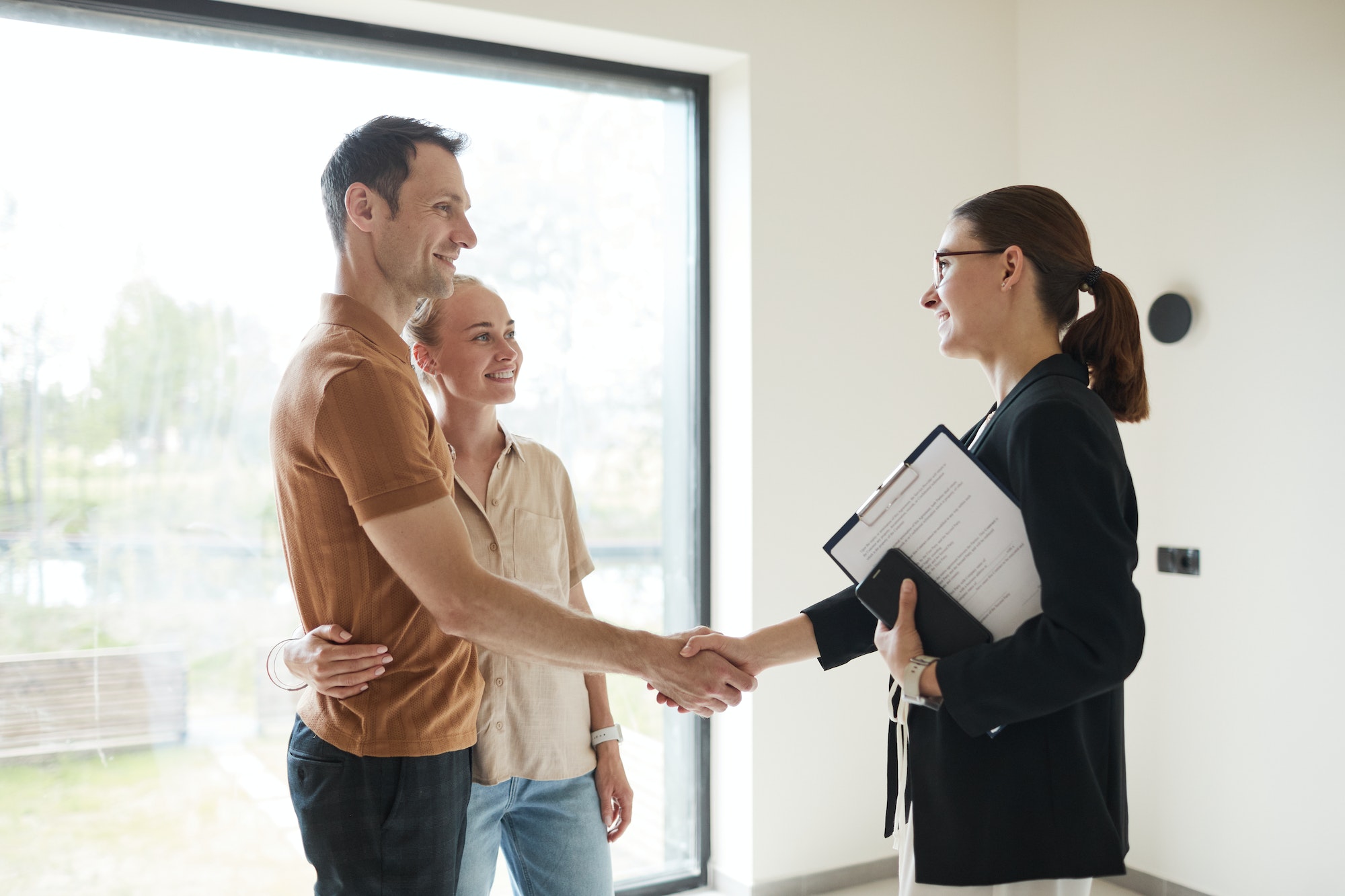 Comment démasquer les défauts cachés lors d'une visite immobilière